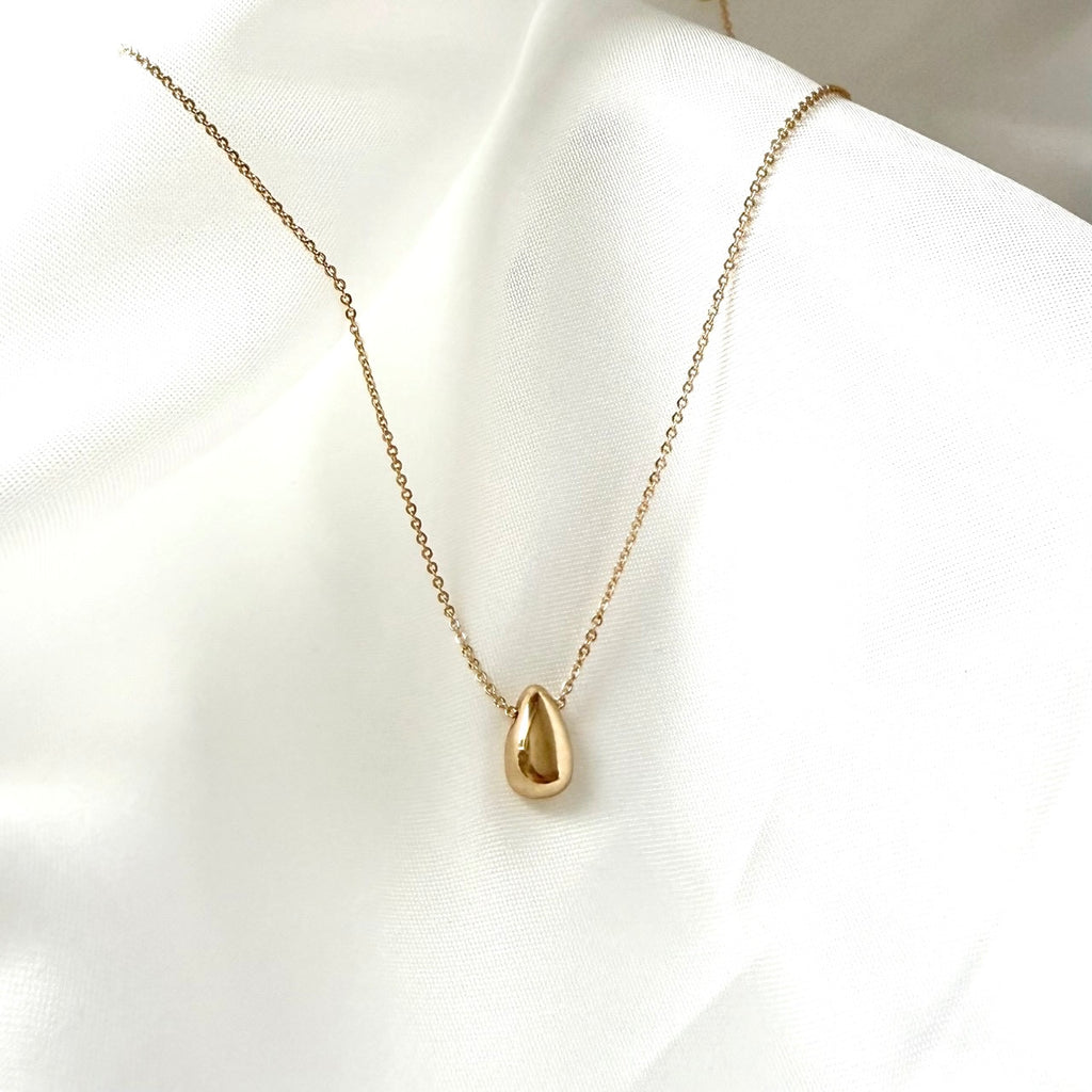 ティアードロップしずく型ペンダントネックレス ゴールド ミニマル | Arluce
